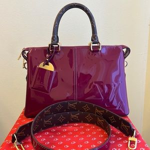 ❌SOLD! SOLD!❌Authentic Louis Vuitton Miroir Microchip Bag